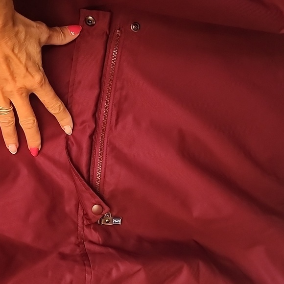 PGA Tour Red Jacket with Full-Zip and Fitted Cuffs - Picture 6 of 15